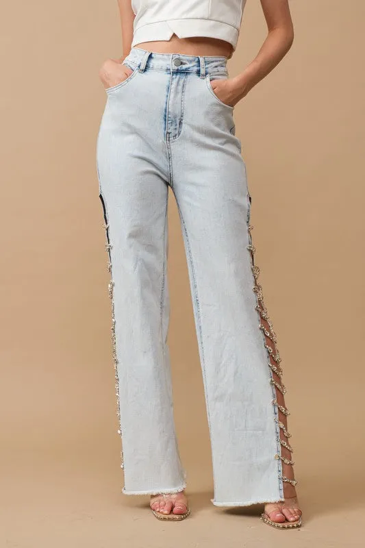 Light Wash Cut Out At Side w/ Jewel Trim Stretch Denim Jeans